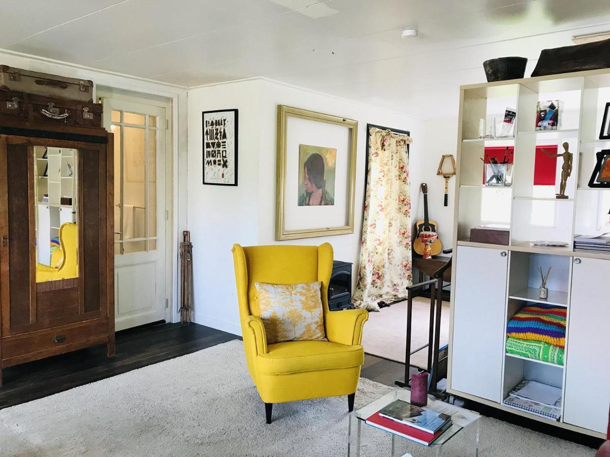 Bed and Breakfast De Fryske Wyn Ferwerd Esterno foto
